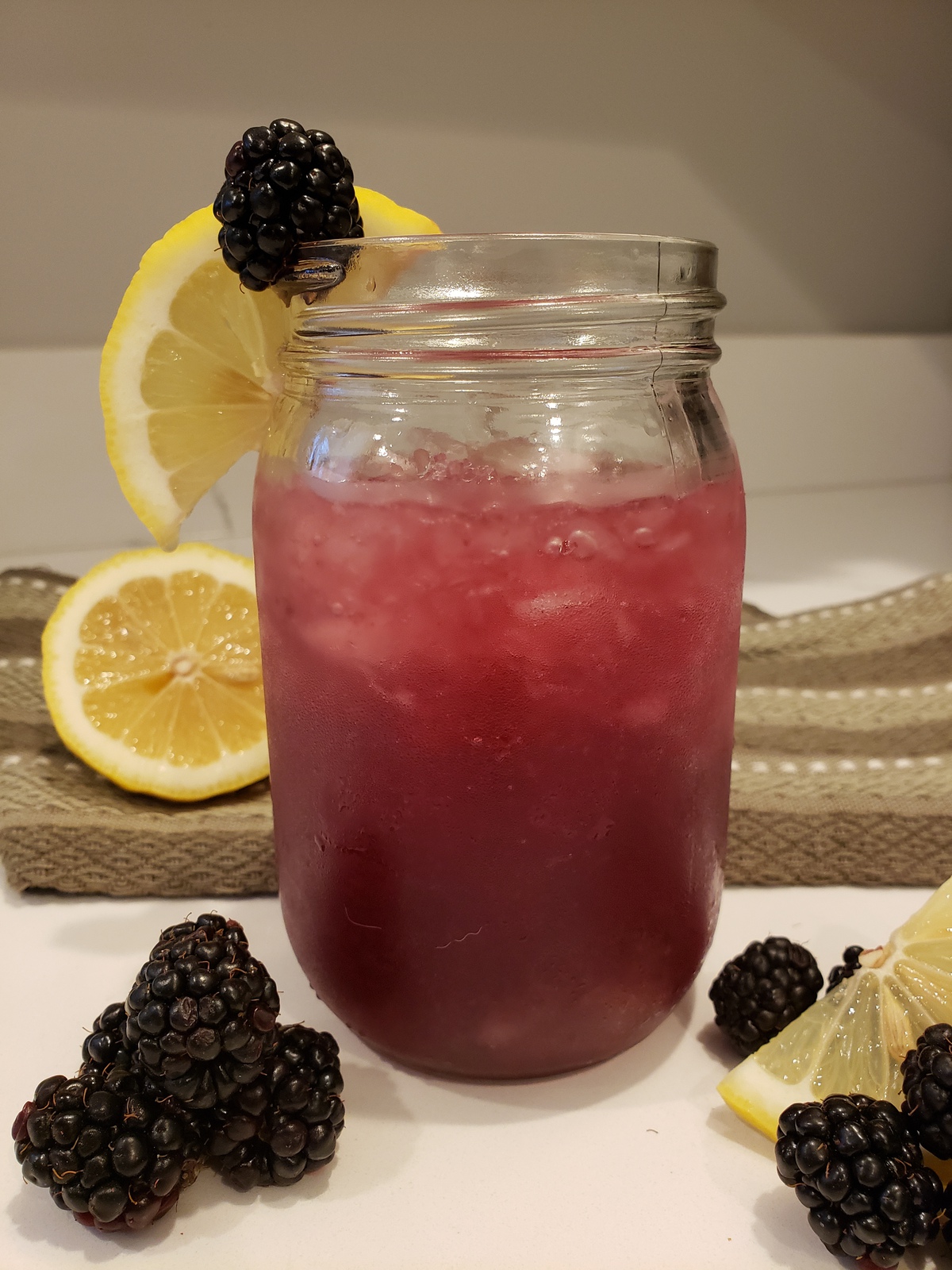 Blackberry gin cocktail